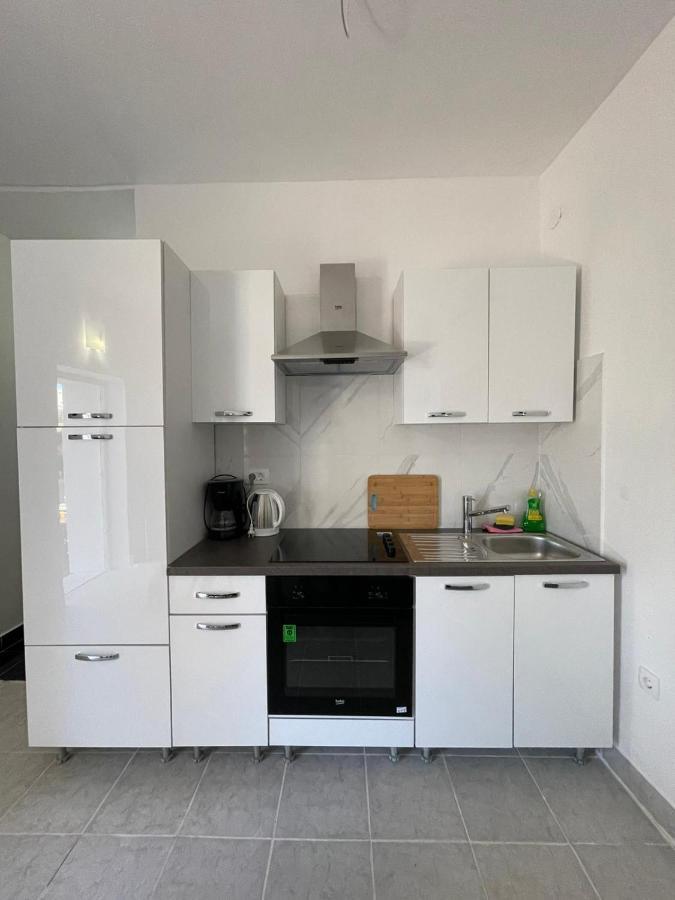 Apartment Ground Floor With Parking Erny Pula Exterior photo