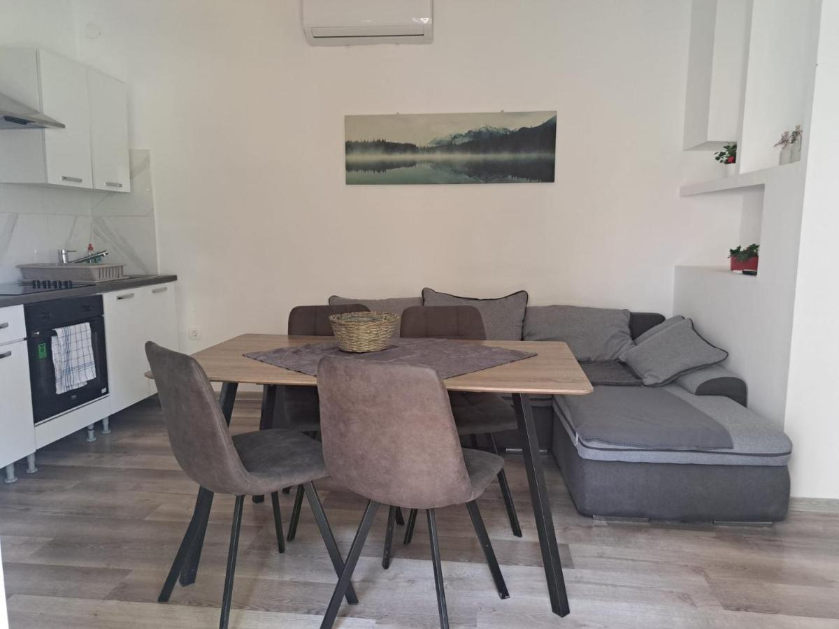 Apartment Ground Floor With Parking Erny Pula Exterior photo