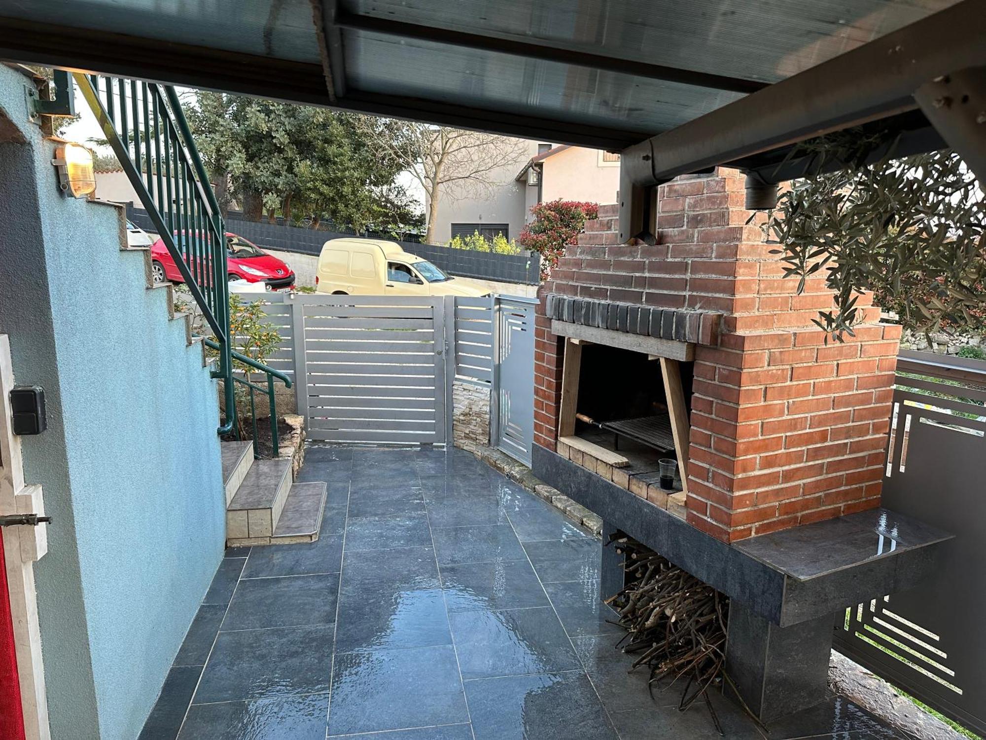 Apartment Ground Floor With Parking Erny Pula Exterior photo